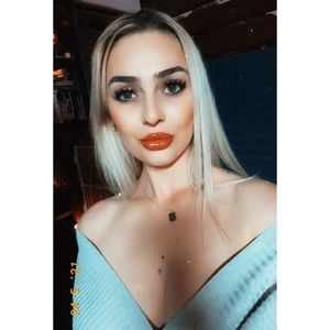 Meet your Posher, Kelsi